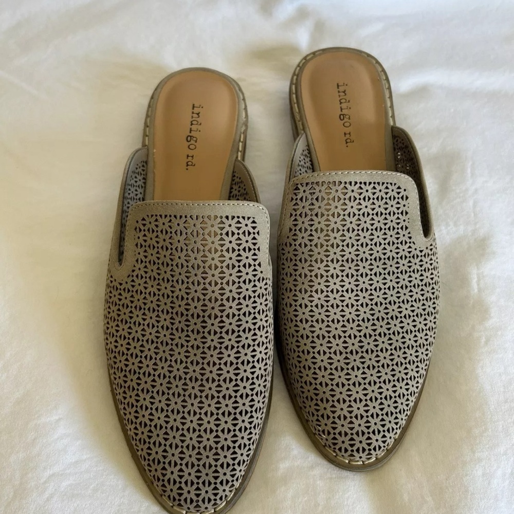 Indigo Rd Shoes Womens 6 M Hersey Slip On Mules Taupe Faux Leather NWOB